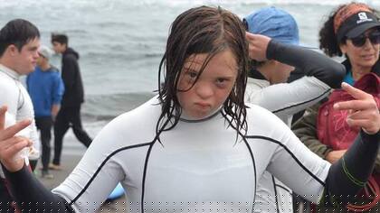 A Valentina también le gusta hacer surf