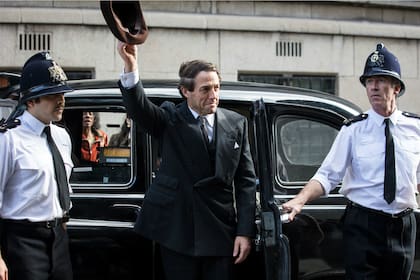 Hugh Grant como el diputado Jeremy Thorpe, el hombre real en el centro del "escándalo muy británico" del título