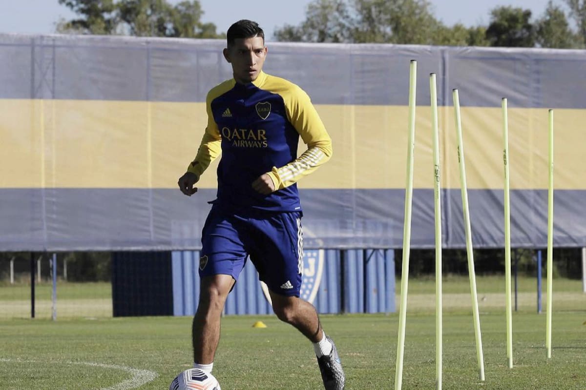 Aaron Molinas, el enganche que empieza a ganar terreno en Boca