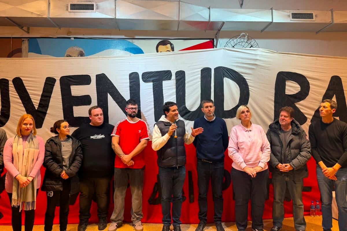 Abad, en el centro, en el festejo radical en Mar del Plata