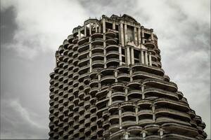 Abandonado. Así quedó el lujoso edificio en Bangkok que iba a contar con 50 pisos y 600 departamentos en pleno centro de la ciudad.