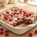 Brownie cremoso de chocolate blanco y frambuesas: un paso a paso fácil para la merienda