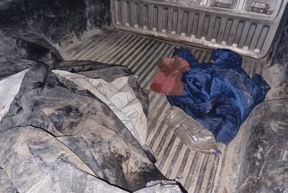 Abandonaron en el hospital de Bahía Blanca a cuatro hombres muertos dentro de una camioneta