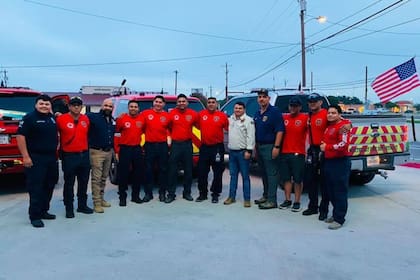 Abbott mantiene políticas antimigrantes