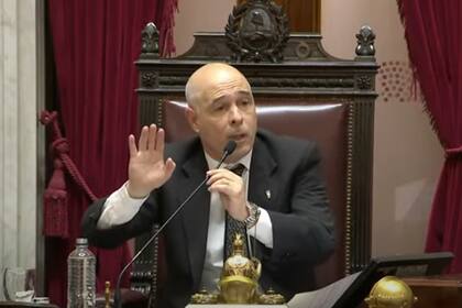 Abdala se levantó de la sesión