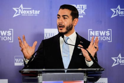 Abdul El-Sayed supera al republicano Mike Rogers por 48% frente a un 45.5%