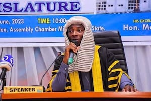 Abdulmalik Sarkindaji, el funcionario nigeriano que se casará con 100 mujeres