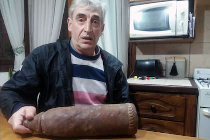 Abel Basti, líder de la expedición que halló lo que se presume que es un submarino, en Necochea