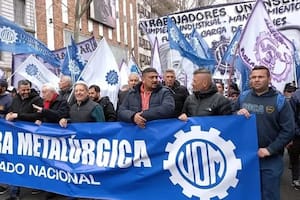 Abel Furlán, en el centro, a la cabeza de la protesta que la Unión Obrera Metalúrgica (UOM) activó la semana pasada en reclamo de mejoras salariales