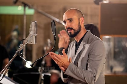Abel Pintos grabando en los estudios ION