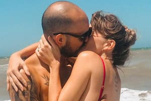 Abel Pintos junto a su amada, Mona Calabrese, cuando ya no dudaba en compartir fotos junto a ella en sus redes sociales