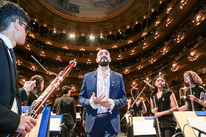 Abel Pintos presentó Alta en el cielo en el Teatro Colón
