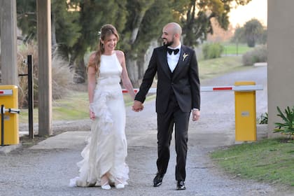 Abel Pintos y Mora Calabrese celebran su boda