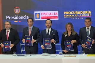 De la Espriella abre un nuevo frente contra el gobierno de Petro por presuntas irregularidades