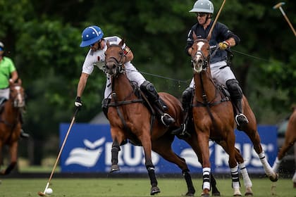 Abierto de Hurlingham: Guillermo Caset mostró la importancia de tener un 10 goles en el equipo, y lo disfruta Murus Sanctus