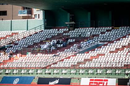 Unos pocos allegados a los jugadores que actúan en cada fecha fueron los autorizados a ingresar como espectadores hasta esta altura de la temporada; a partir de este fin de semana podrán ingresa público pagante.