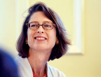 Estadounidense, CEO y presidenta de Fidelity