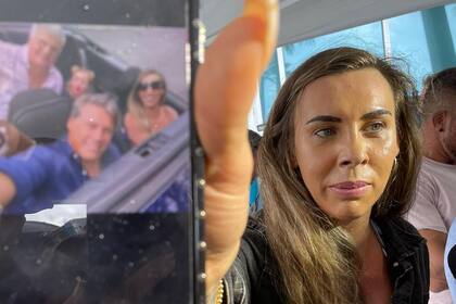 Abigail Pereira muestra la imagen de algunos de los argentinos desaparecidos en Miami