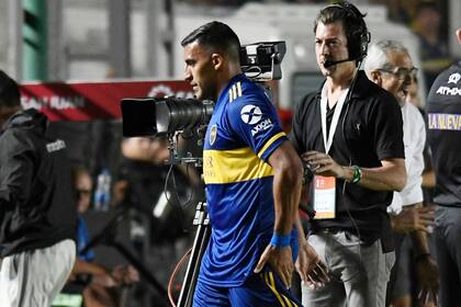 Ábila se va expulsado: estuvo 17 minutos en la cancha