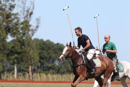 Aboughazale participó activamente de las temporadas de Inglaterra junto a su equipo, Sumaya, y lo llevó en varias ocasiones a aquel país europeo para presenciar los torneos