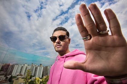 El intérprete español ya cumplió el sueño de hacer colaboraciones con grandes artistas: Jennifer López y Pitbull encabezan la lista