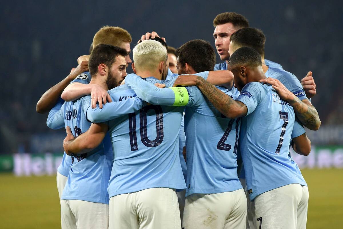 Abrazo final para la victoria del Manchester City
