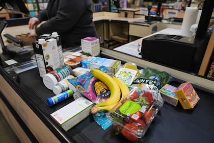¿Abren los supermercados hoy? (AP foto/Stephanie Scarbrough)