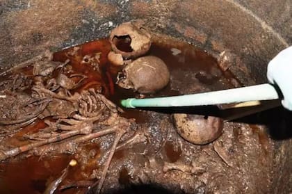 Abrieron un sarcófago de 2000 años en Egipto.