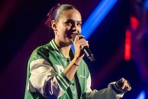 Abril interpretó la canción "Querida yo", de Yami Safdie, y se llevó los aplausos del público