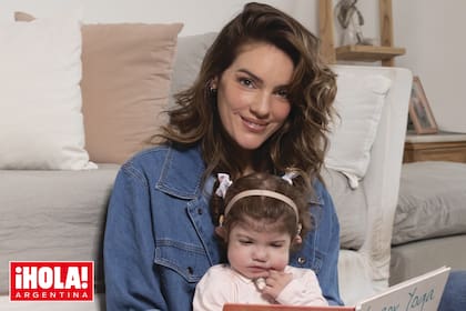 Abril nació el 16 de febrero de 2022 con una extraña enfermedad genética,
el síndrome de Charge, que tiene una incidencia de 1 por cada 10.000 personas.