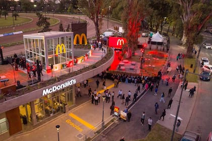 Abrió el nuevo local de McDonald’s en Rosario, un hito sustentable para la región.