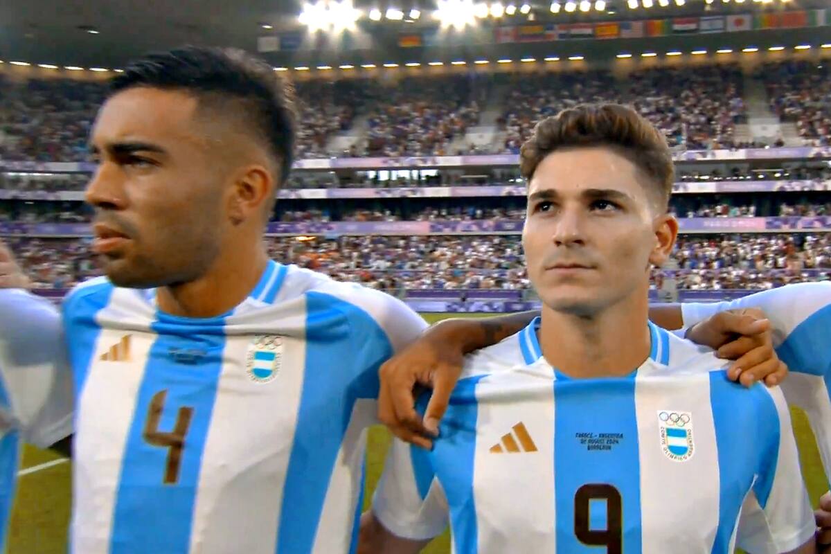 Abucheos durante el himno de Argentina