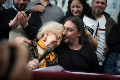 Abuelas de Plaza de Mayo presentó Javier Matías Darroux Mijalchuk, nieto recuperado 130
