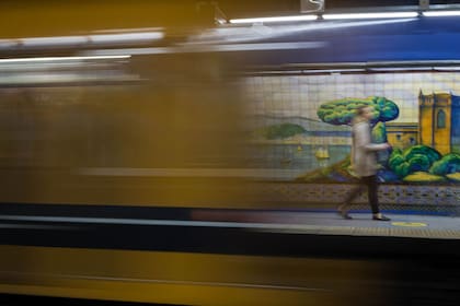 Abundan las historias sobre lo que sucede debajo de la ciudad.