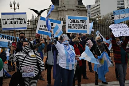 Acampe frente al Congreso contra la reforma judicial