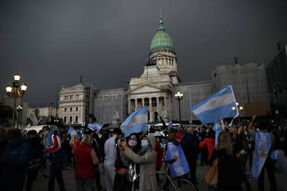 Acampe y protestas contra la reforma judicial en el Congreso