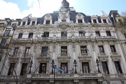 ¿Acaso el gobierno porteño está pensando en vender o alquilar su antigua sede de Bolívar 1 y la Casa de la Cultura, en el ex edificio de La Prensa? Por lo pronto, todo indicaría que lo está evaluando.
