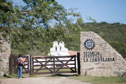 Acceso a la Estancia La Candelaria