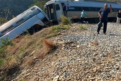 Accidente de tren en México deja 13 muertos y casi 100 heridos.