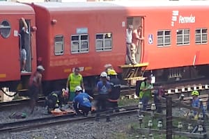 Accidente del tren Belgrano Norte a la altura del puente Libertador.