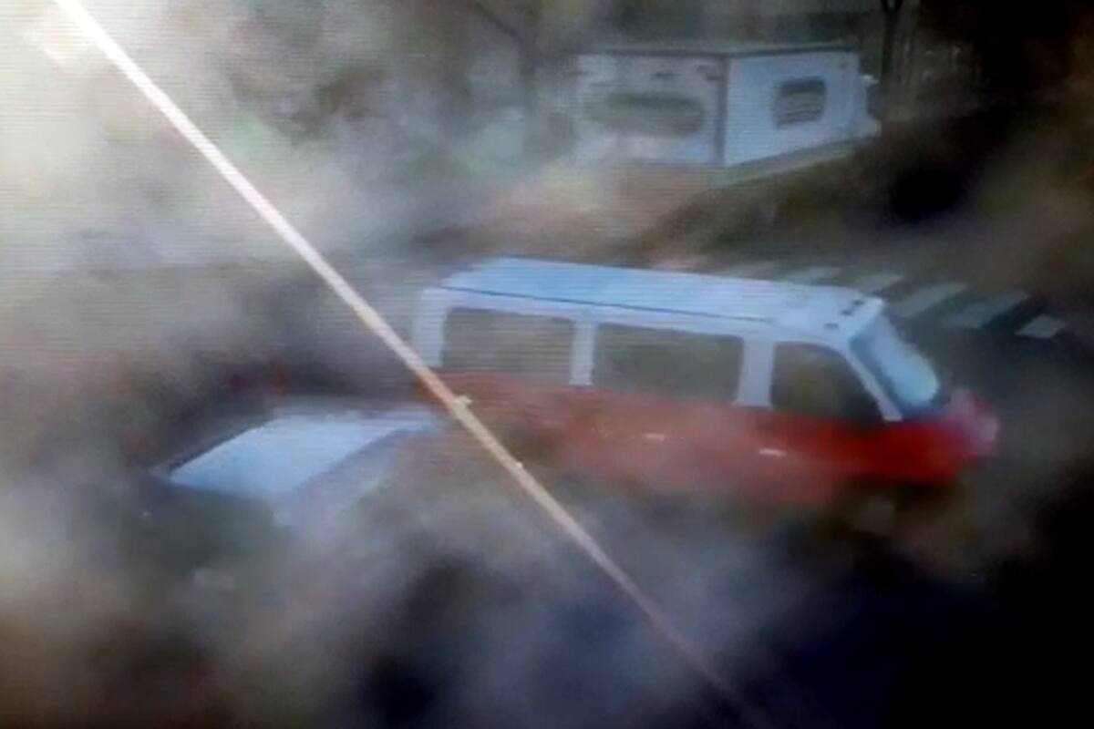 Accidente en Colegiales entre un a camioneta y una combi escolar