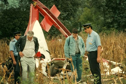 El 15 de marzo de 1995, el helicóptero en el que viajaba Carlos Menem Junior se estrelló a un costado de la ruta nacional 9, en el kilómetro 211,5, entre Ramallo y San Nicolás.