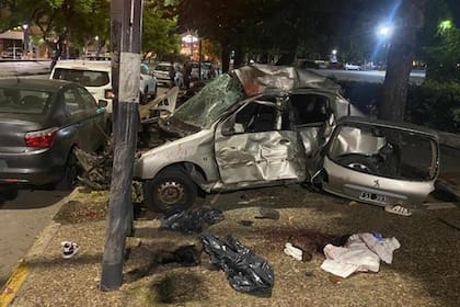 Accidente en rosario anoche donde un conductor que venía corriendo picadas atropella a la madre con su hija