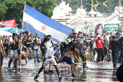 ACERA aseguró que la creación de una zona exclusiva para la prensa obstaculiza el trabajo de los periodistas. (Photo by Luis ROBAYO / AFP)