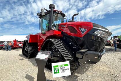 Acertijo: decapite una máquina agrícola y quédese con un artista teatral (TRACTOR - ACTOR)