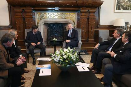 Achetoni (FAA), Iannizzotto (Coninagro), Chiesa (CRA),Macri, Etchevehere y Pelegrina (SRA)