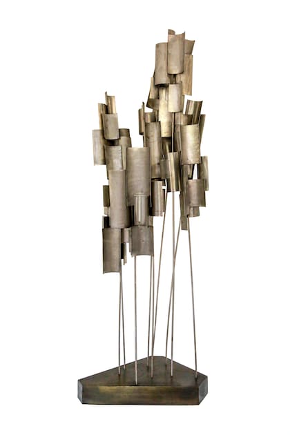 "Achiras", escultura de acero inoxidable de 1970