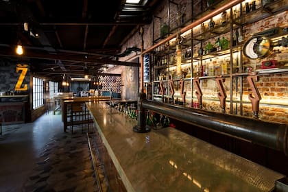 En Vasilly Zatec, acompañá las mejores cervezas con una buena pizza
