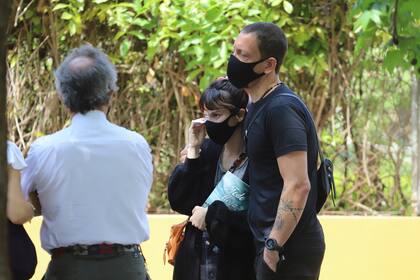Acompañada por Nicolás Vázquez, Gimena Accardi despidió a su padre, Hugo