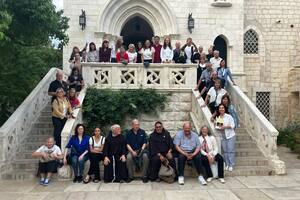 Acompañados por el padre Adrián Santarelli, de la parroquia Santo Tomás Moro, ubicada en la localidad bonaerense de Vicente López, 53 fieles viajaron a Israel el jueves pasado para realizar una peregrinación a Tierra Santa